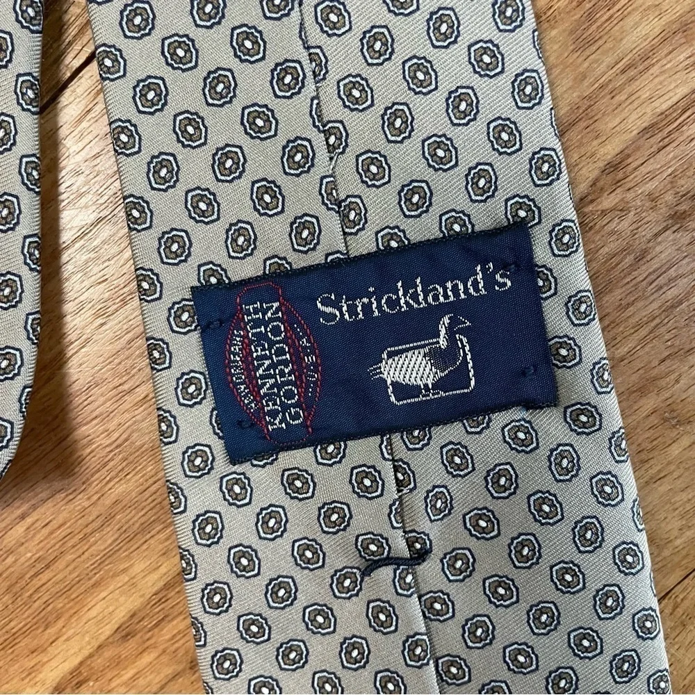 Kenneth Gordon Strickland’s Tan Silk Men’s Tie